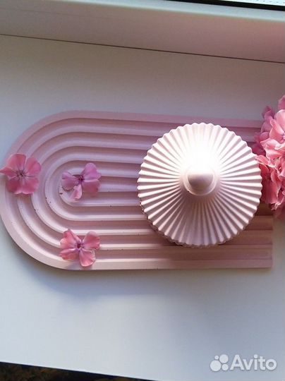 Интерьерные подставки, шкатулки, вазы