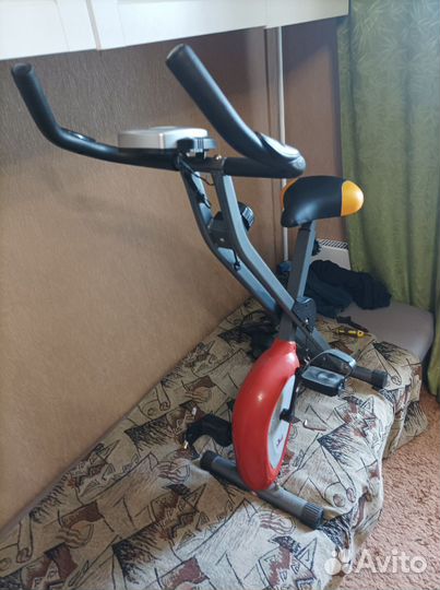 Велотренажёр складной магнитный BodySculpture нов