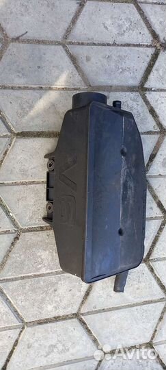 Резонатор воздушного фильтра Audi A6 C4 1994-1997