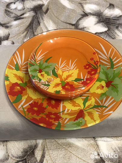 Блюдо большое с тарелками