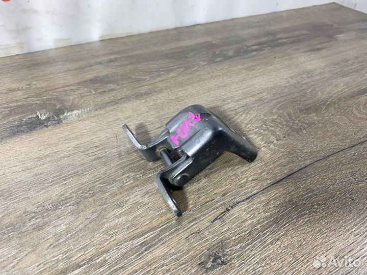 Петля двери передняя правая Infiniti Ex25 Ex35