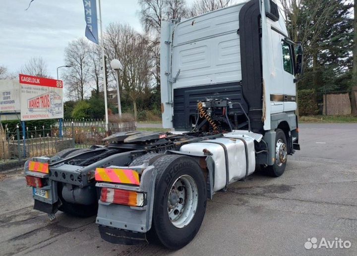 Pазбираем грузовик Mercedes-Benz Actros MPI 1996-2