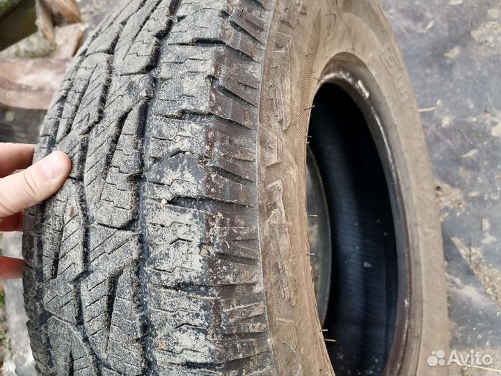 Bridgestone Dueler A/T 245/70 R16