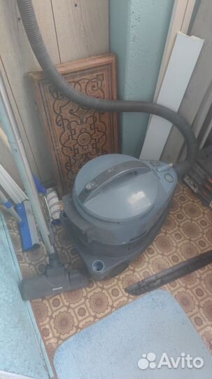 Моющий пылесос philips