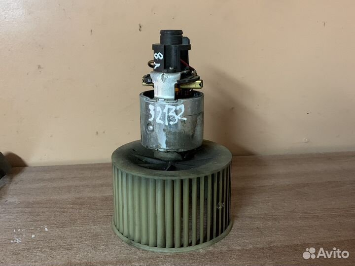 Моторчик печки Ауди V8 D11