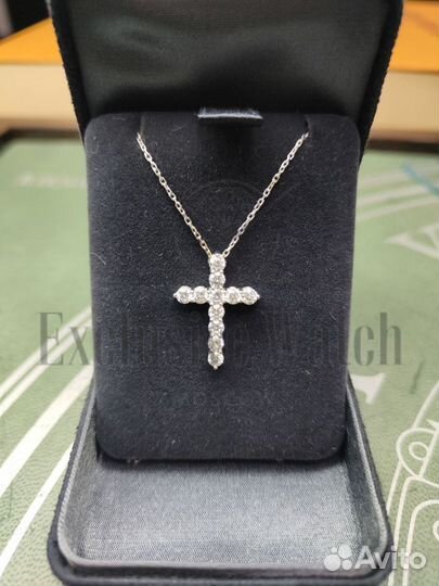 Крест с бриллиантами в белом золоте 1.02 Ct