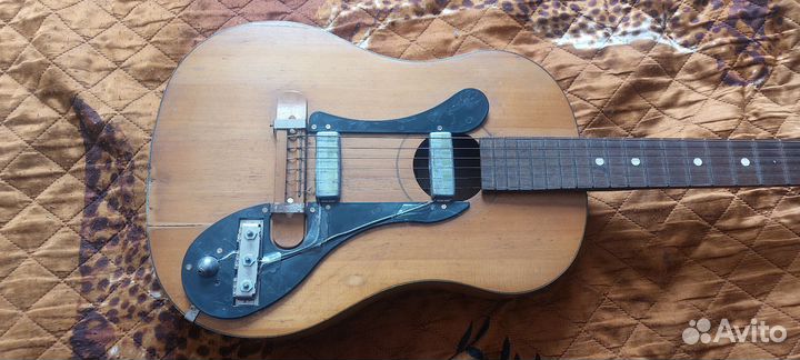 Гитара СССР, Ленинградская