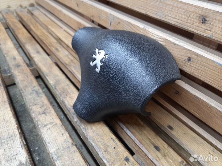 Peugeot 206 1.4 - Подушка в руль AIR BAG