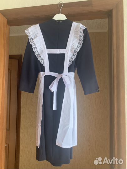 Белый школьный фартук на последний звонок