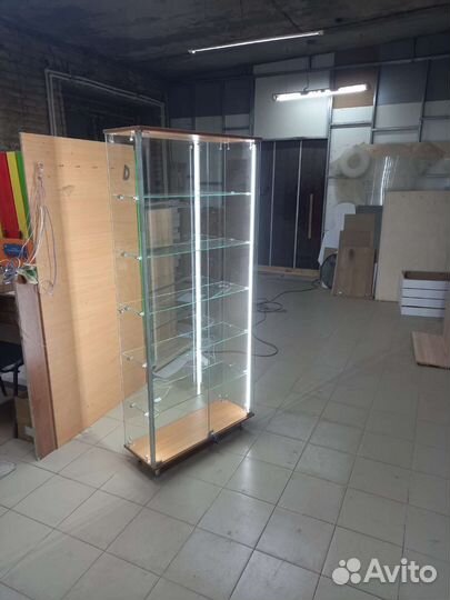 Стеклянная витрина