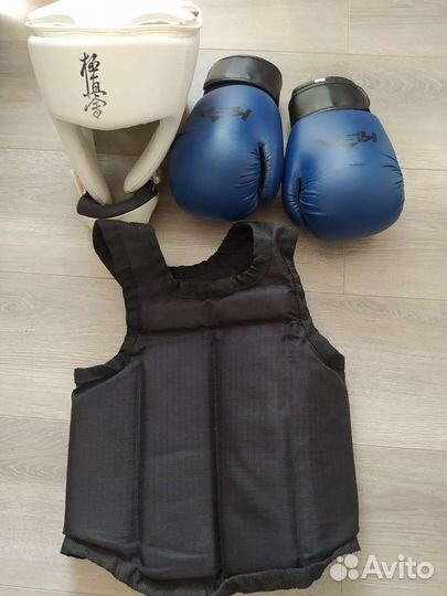 Шлем, жилет, перчатки