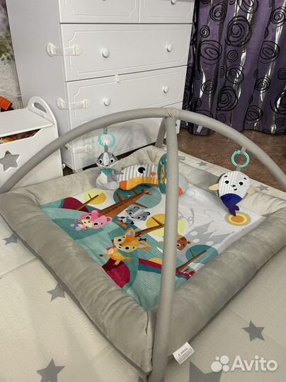 Развивающийся коврик Tiny love