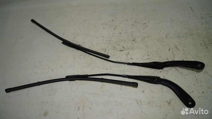 Поводок + щётка стеклоочистителя F комплект (правы