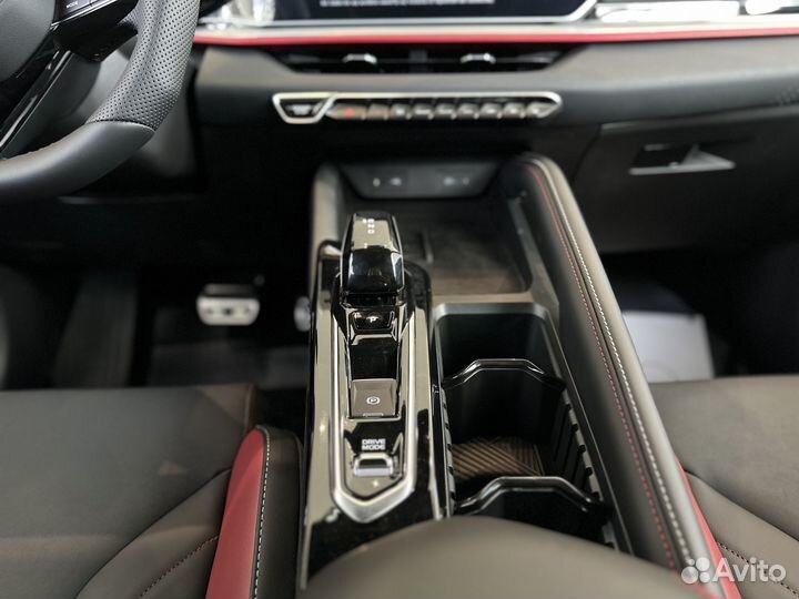 Geely Coolray 1.5 AMT, 2024