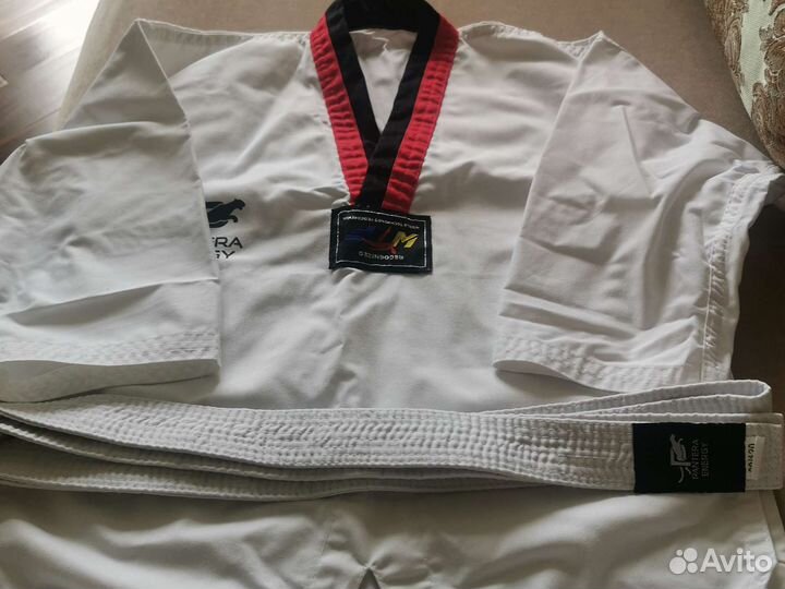Костюм для тхэквондо