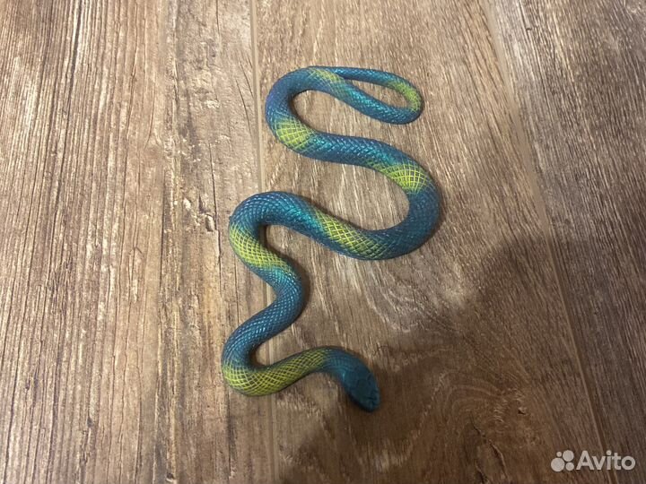 Инрушка змея