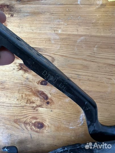 Левая петля капота Ssang Yong Kyron DJ