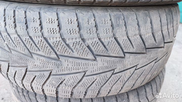 Hankook Winter I'Cept IZ2 215/60 R16 99T