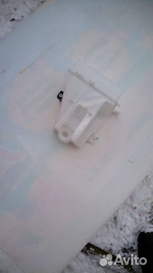 Geely Coolray бачок омывателя