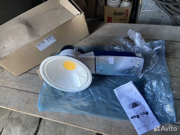 Светильник потолочный встраиваемый