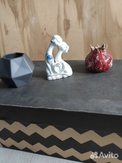 Статуэтка фарфор и вазочки
