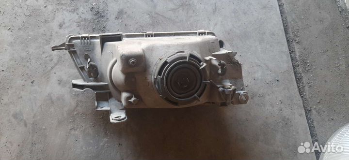 Фара левая тойота корона калдина st-19