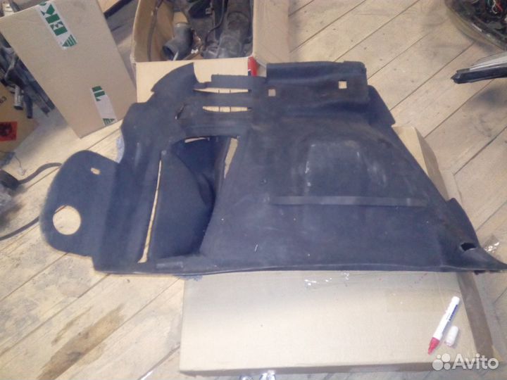 Обшивка заднего крыла на Пежо 30