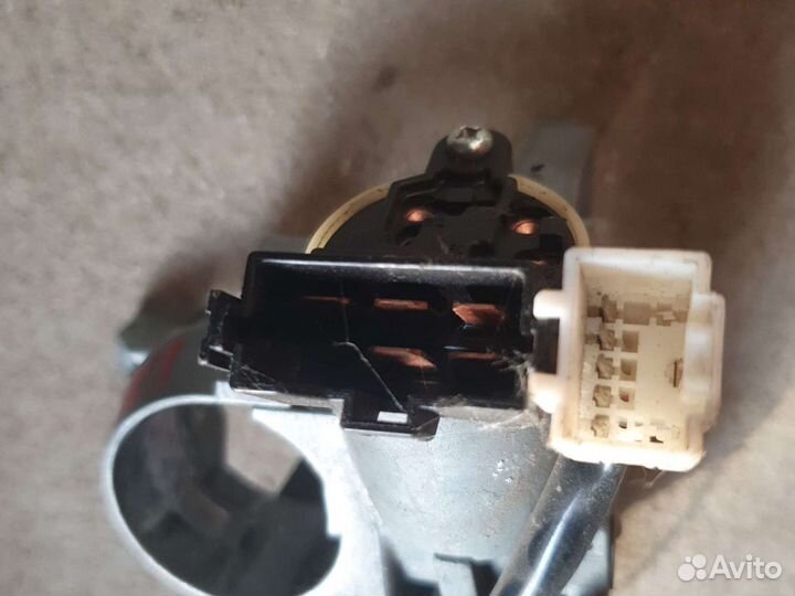 Замок зажигания Mitsubishi Lancer 9