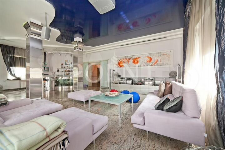 Дом 500 м² на участке 14 сот.