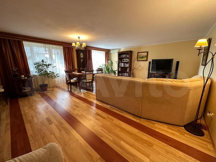 3-к. квартира, 117,7 м², 4/7 эт.