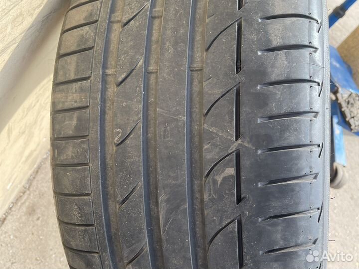 Bridgestone Potenza S001 245/40 R20 и 275/35 R20 102Y