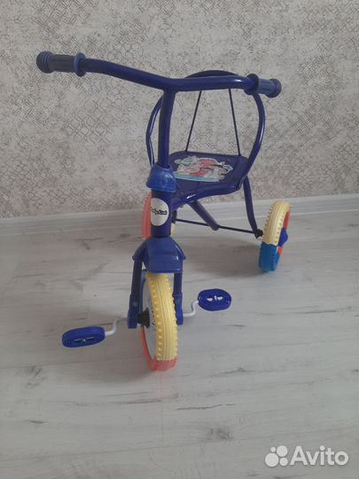 Детский трехколесный велосипед