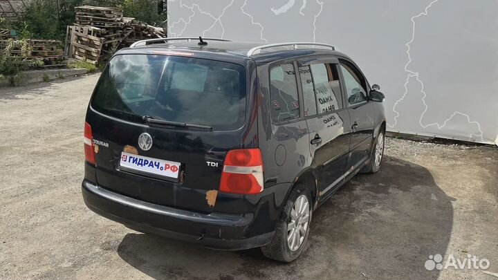 Блок предохранителей Volkswagen Touran (1T1) 1K093