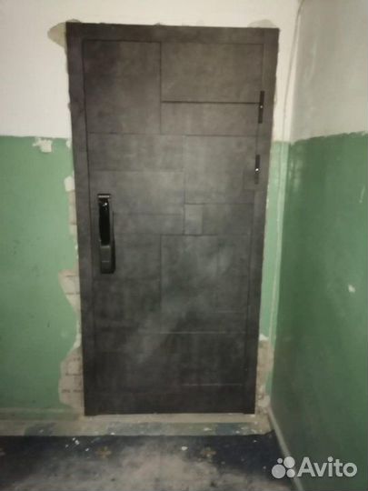 Входная дверь с электронным замком