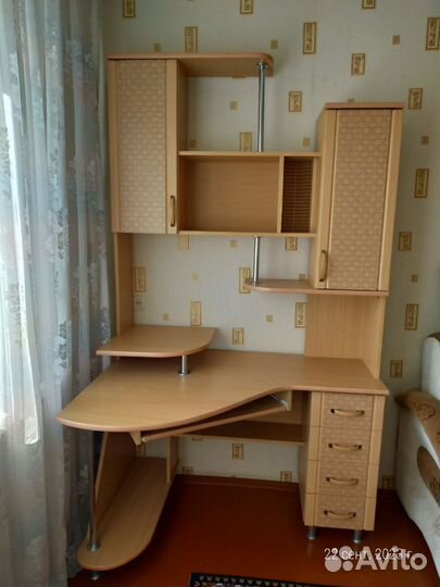 Компьютерный стол