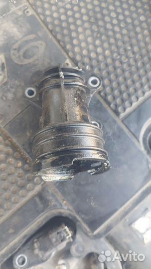 Патрубок системы охлаждения mercedes w212