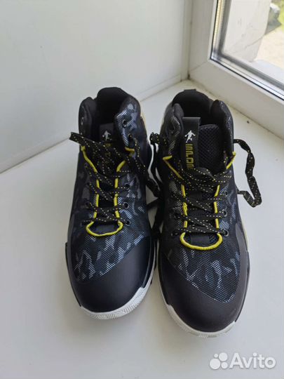 Баскетбольные кроссовки