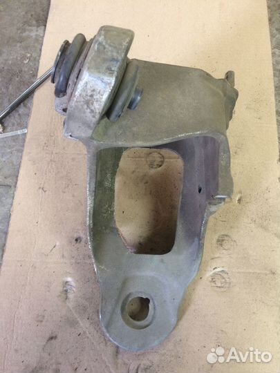 Опора подшипника колеса правая задняя