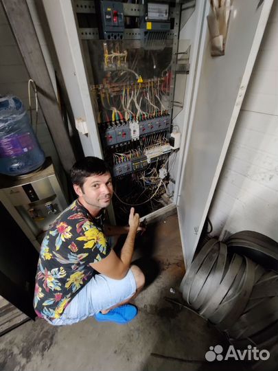 Бригада монтажников слаботочных систем