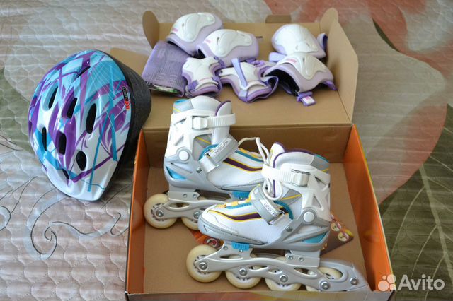 Раздвижные роликовые коньки и защита