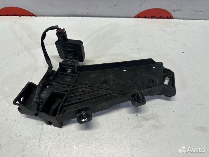 Крепление фары правое Infiniti M Y51