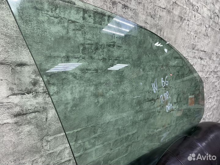 Стекло переднее правое Фольксваген Пассат Б6