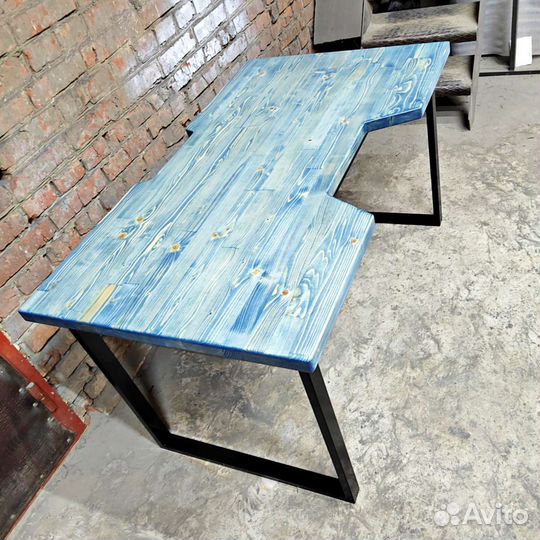 Компьютерный стол / игровой стол