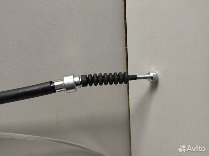 Трос ручника стояночного тормоза Volkswagen Golf I