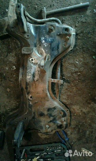 Подрамник передний Peugeot 206