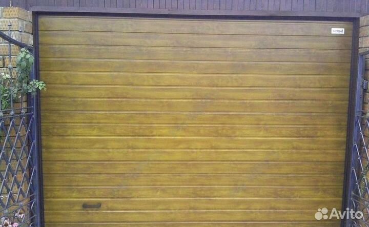 Секционные ворота со склада