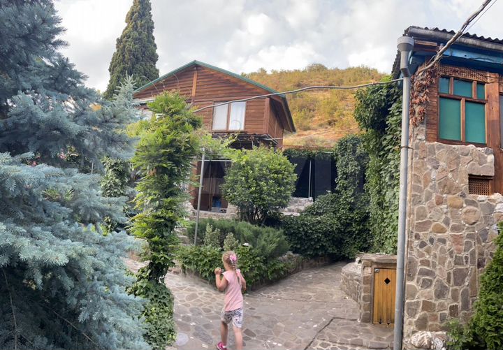 Дом 250 м² на участке 9,5 сот.