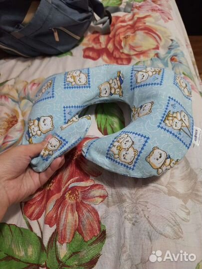 Подушка-воротник для купания