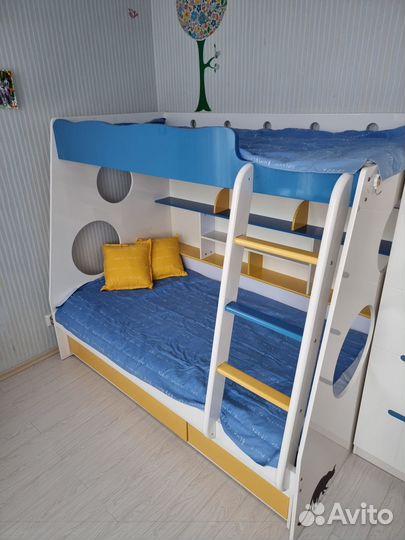 Мебель в детскую (7 предметов + три матраца) Кров