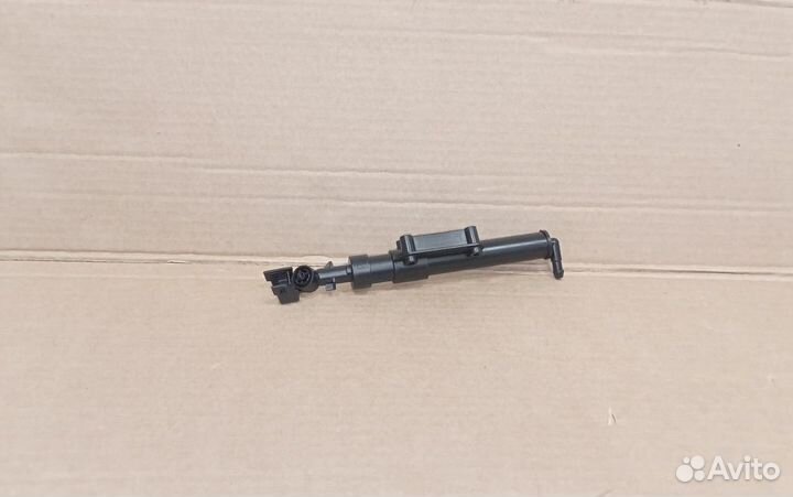 Форсунка омывателя фар правая Volvo XC70 (Mk3)